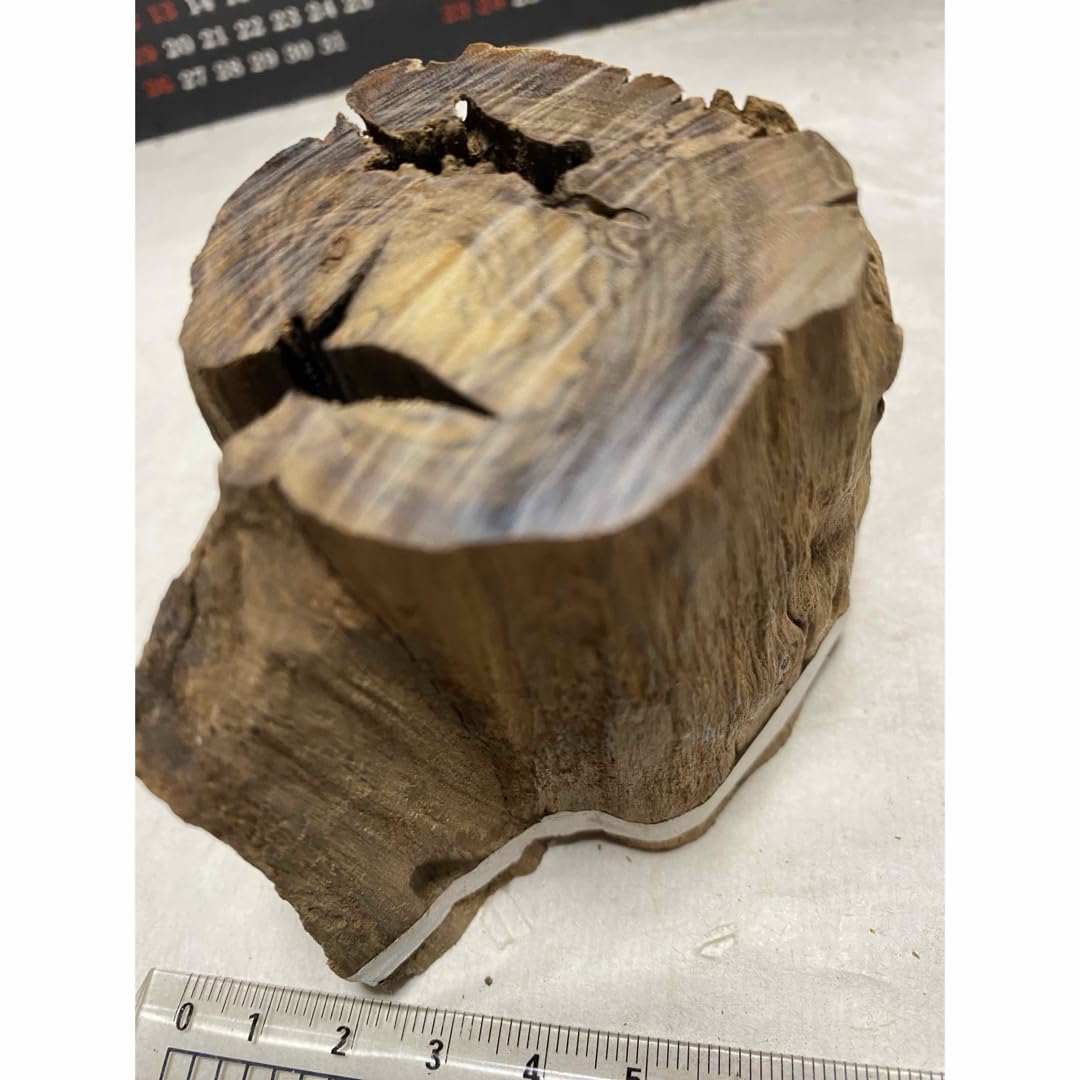 Amazon.co.jp: 天然香木「黄熟香 沈香」原木137g 茶道具 六國五味沈香